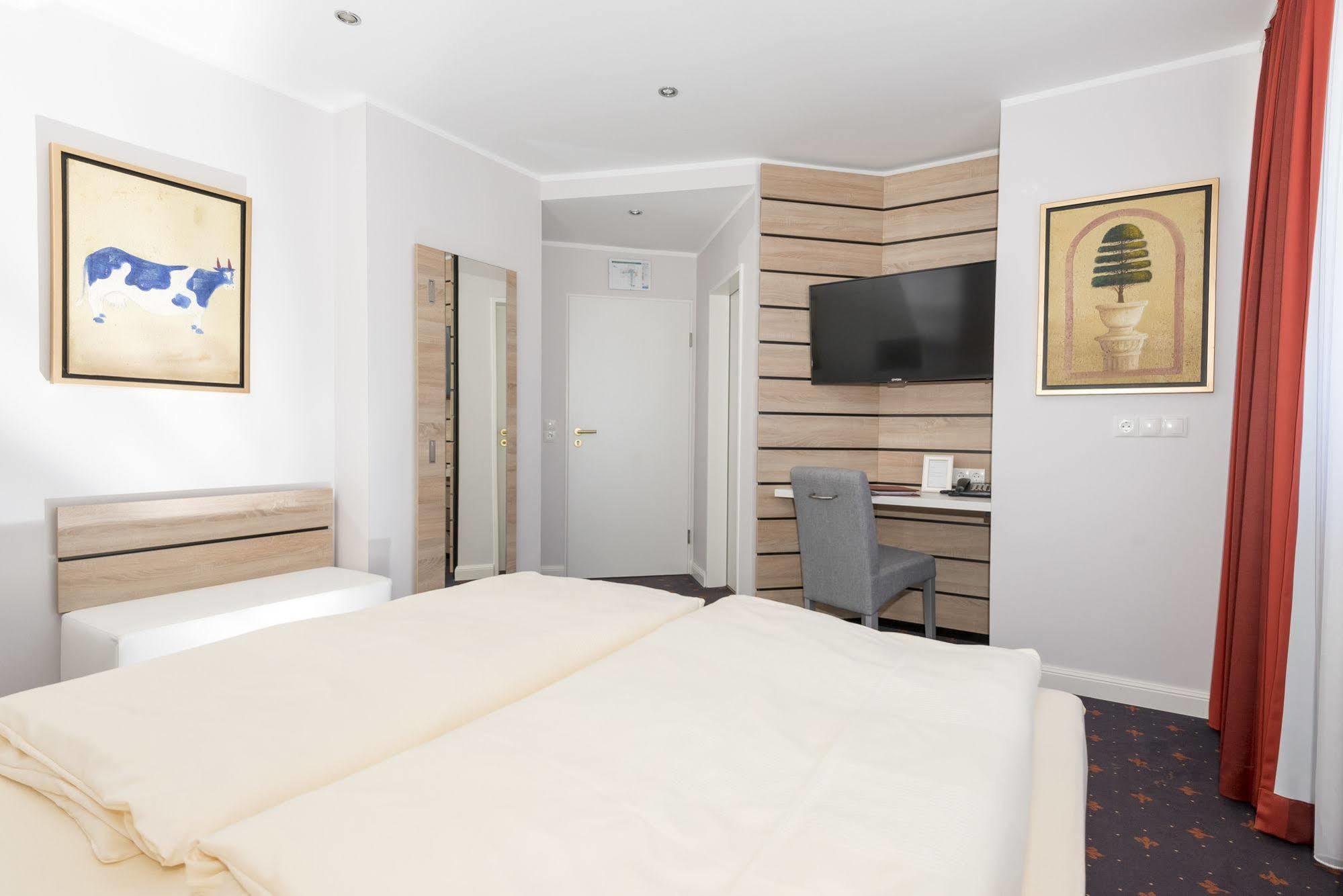 Hotel Tiek Superior Meppen Bagian luar foto