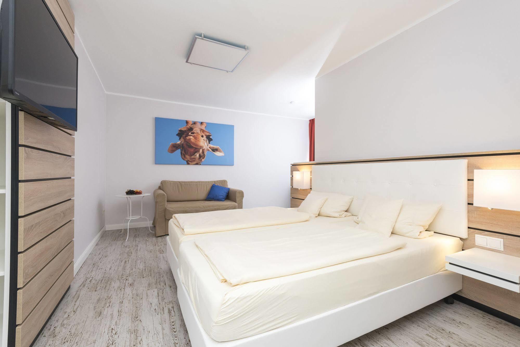Hotel Tiek Superior Meppen Bagian luar foto